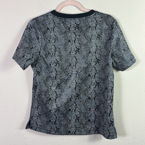 Chico's Snake Skin Print Jacquard T-Shirt Size Small Casual Grunge Workwear - Picture 7 of 9